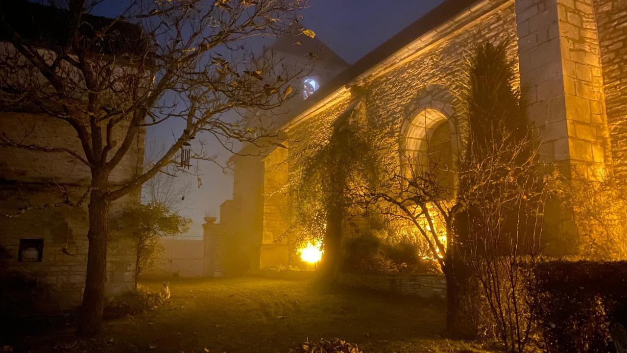 Le prieuré de Sainte Vertu Esterno foto